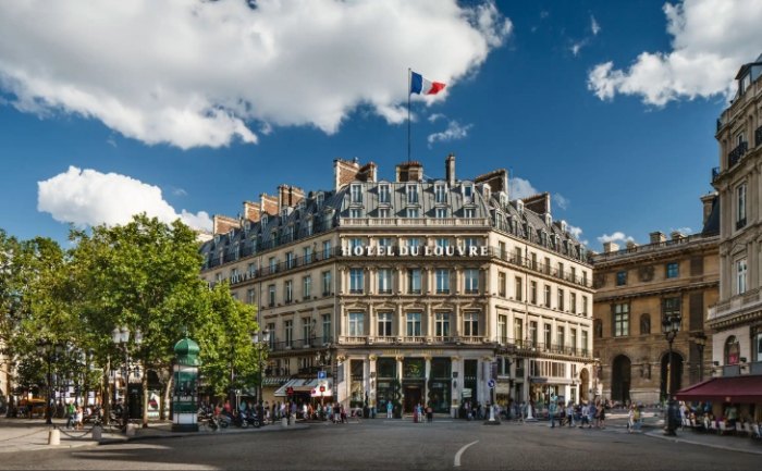 Top Hotels Near the Louvre Museum